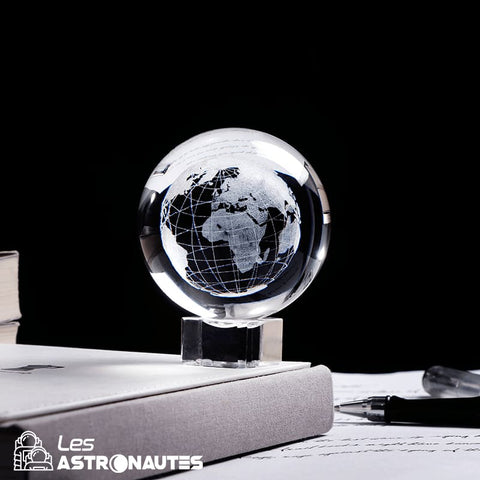 Planète Terre-boule De Cristal Globe, Ornement Gravé Banque D'Images et  Photos Libres De Droits. Image 12466445