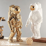 figurine astronaute