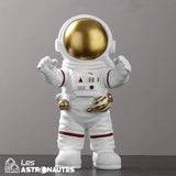 grande figurine astronaute or