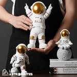figurine decoration astronaute